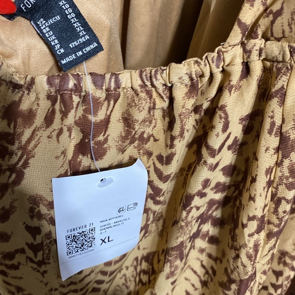 Halter maxi dress - Picture 6 of 7